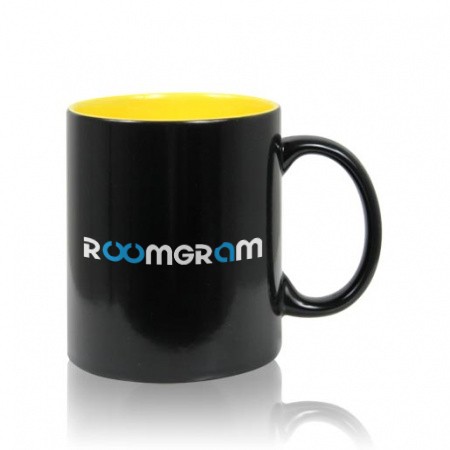 Chameleon mug yellow with Roomgram logo